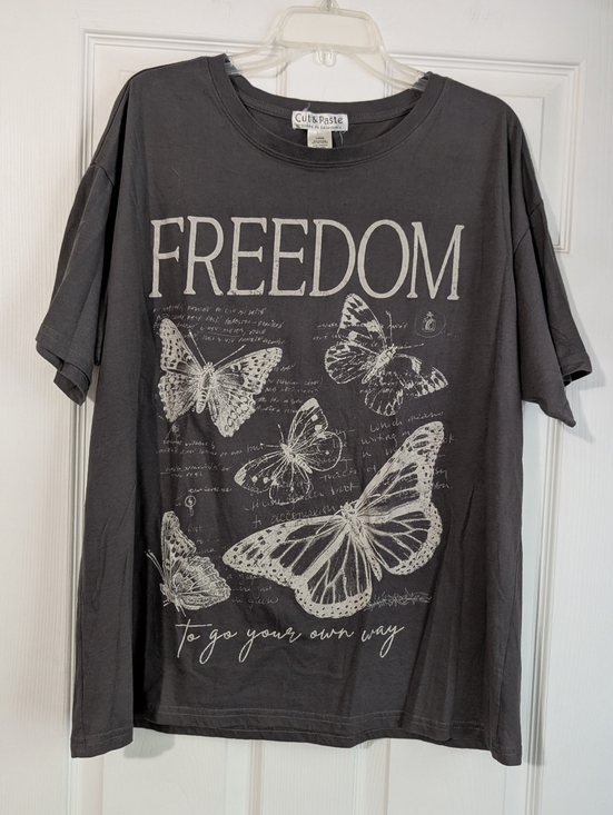 Cut & Paste Tops - Cut & Paste Freedom Butterfly Graphic Tee Size L